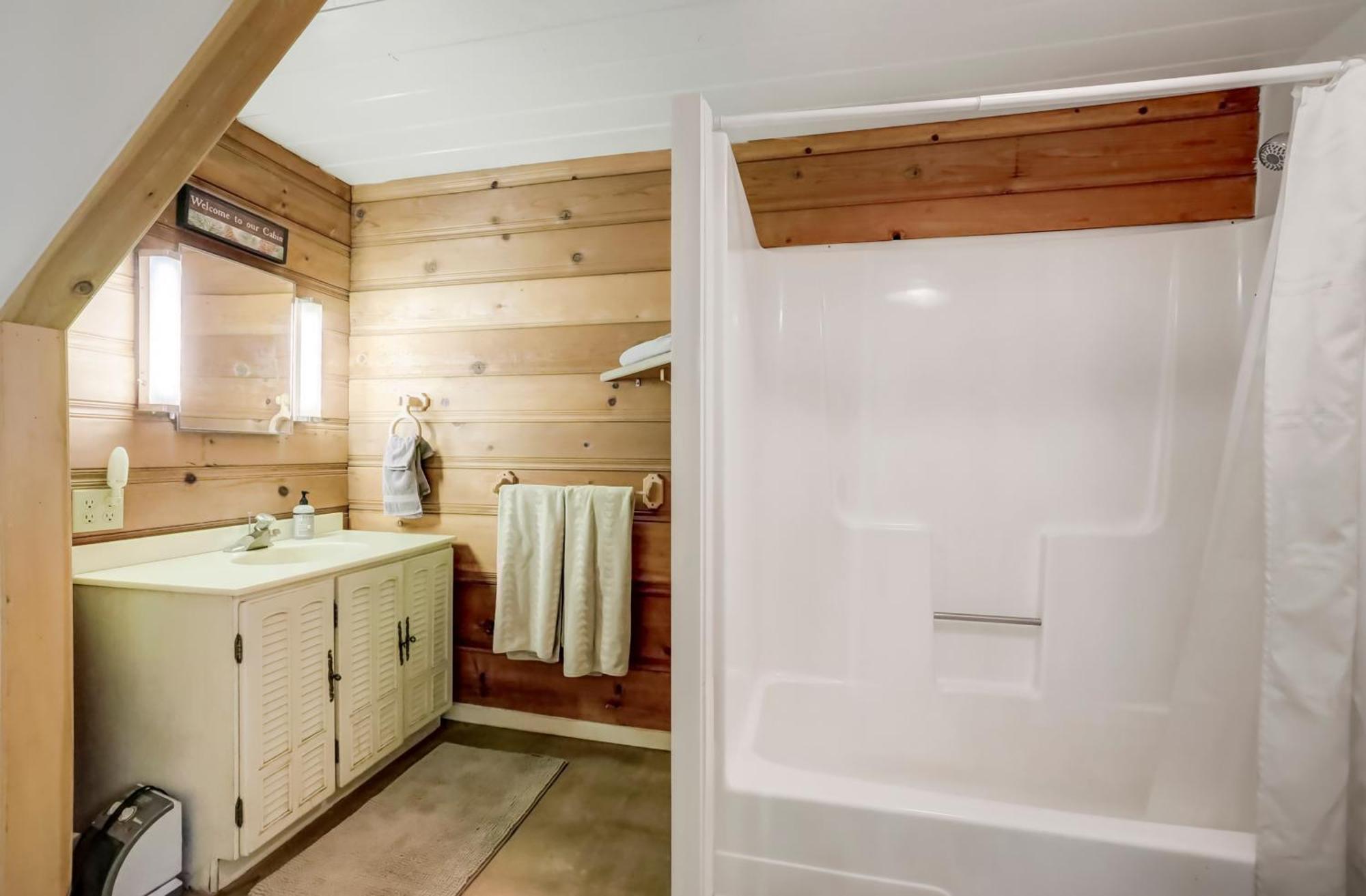 Spacious Classic Cabin Retreat- Near Lassen Mill Creek Экстерьер фото